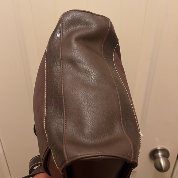 Carriage House genuine leather, please check all picture of condition - Picture 10 of 17